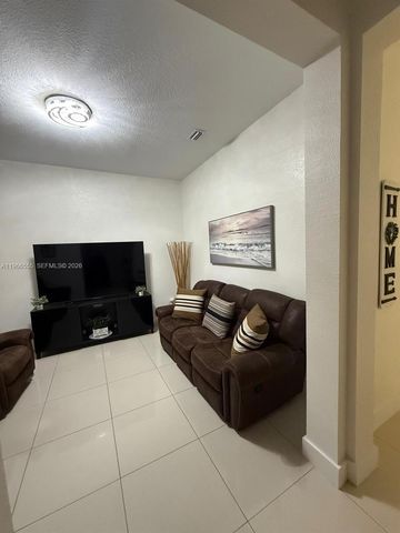 27607 SW 133rd Pl, Homestead, FL 33032