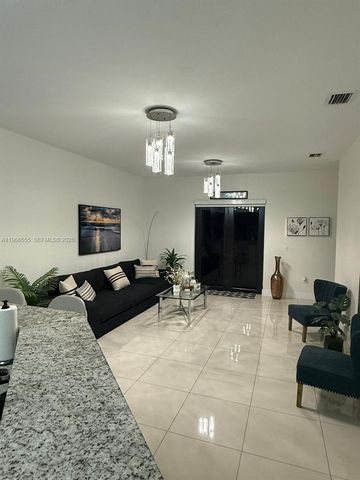 27607 SW 133rd Pl, Homestead, FL 33032