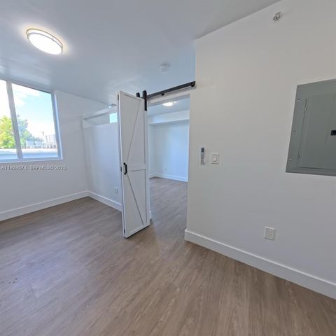 1620 NW 18th St 204, Miami, FL 33125