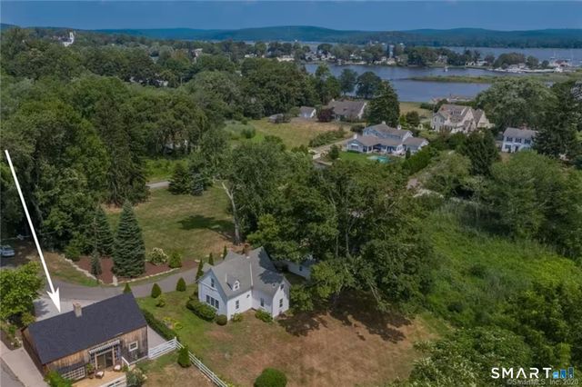 1 Benson Lane, Essex, CT 06426