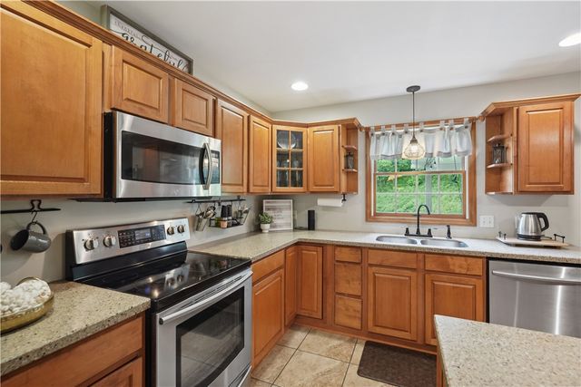 565 Leeper Rd, Green Twp, PA 15043