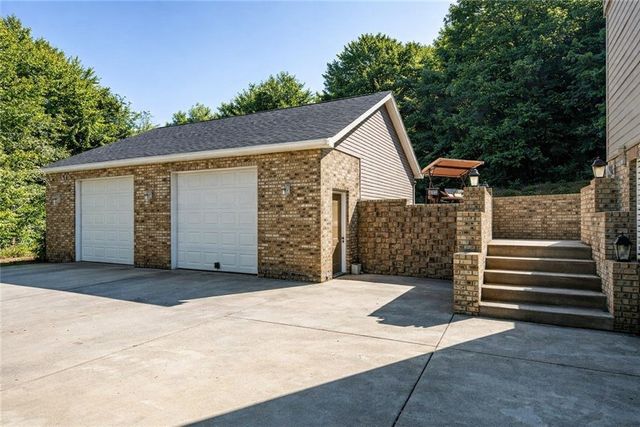 565 Leeper Rd, Green Twp, PA 15043