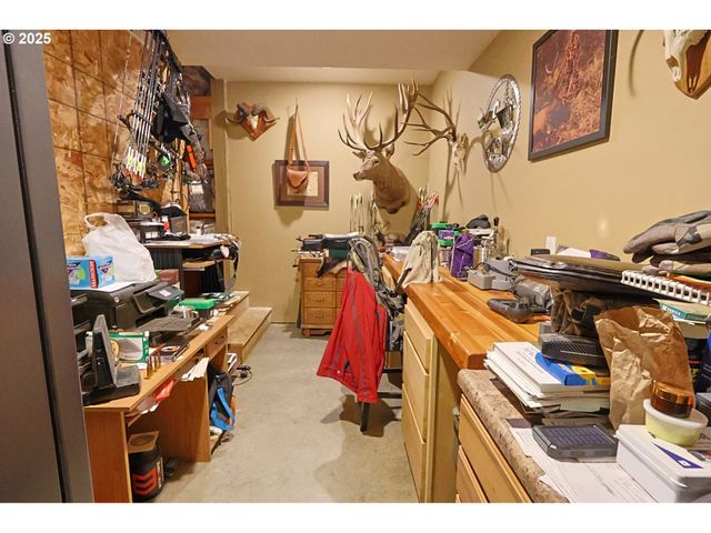 63011 ISTHMUS HEIGHTS Rd, Coos Bay, OR 97420