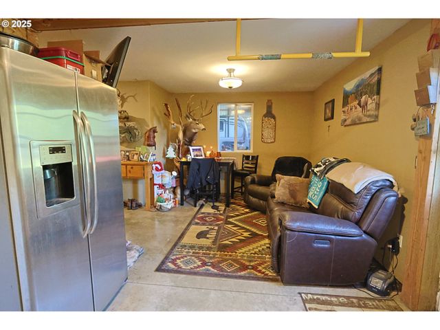 63011 ISTHMUS HEIGHTS Rd, Coos Bay, OR 97420