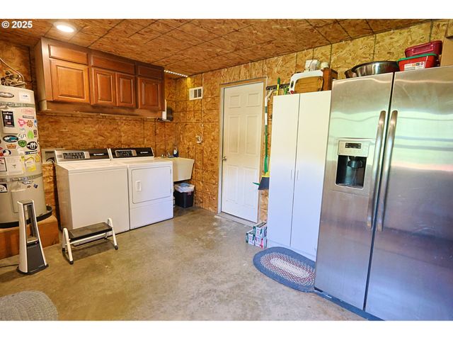 63011 ISTHMUS HEIGHTS Rd, Coos Bay, OR 97420