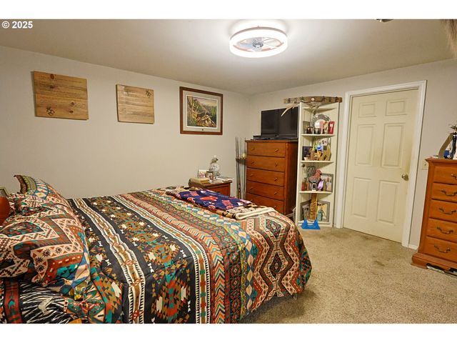 63011 ISTHMUS HEIGHTS Rd, Coos Bay, OR 97420