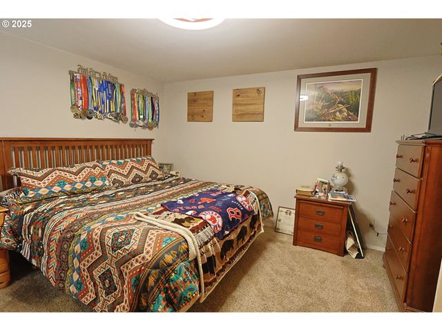 63011 ISTHMUS HEIGHTS Rd, Coos Bay, OR 97420