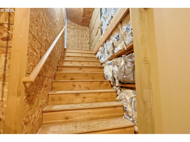 63011 ISTHMUS HEIGHTS Rd, Coos Bay, OR 97420