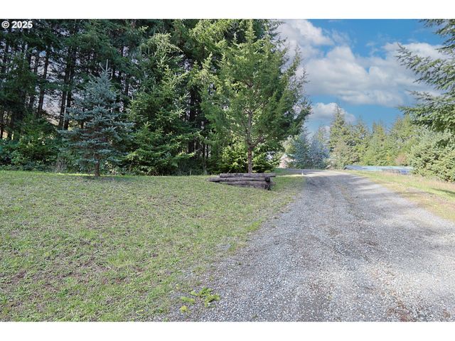 63011 ISTHMUS HEIGHTS Rd, Coos Bay, OR 97420