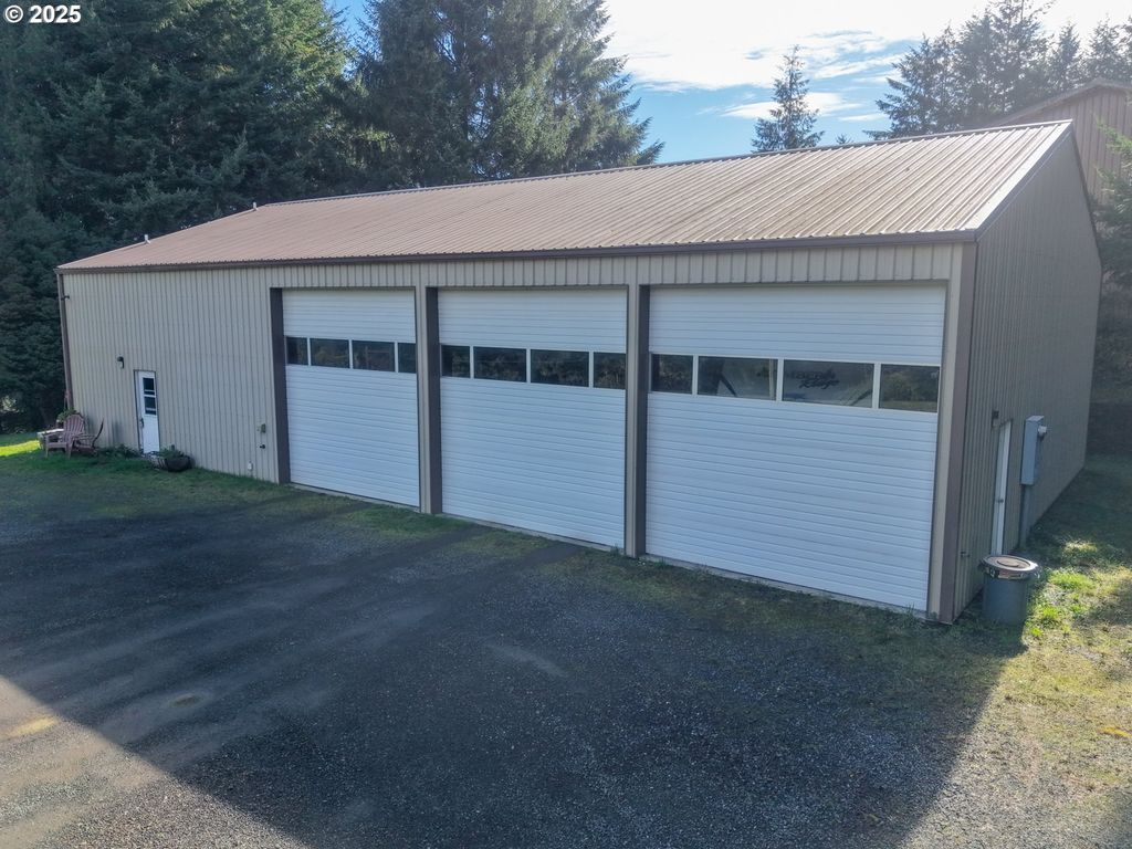 63011 ISTHMUS HEIGHTS Rd, Coos Bay, OR 97420