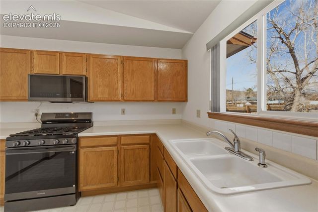 813 Meadows Avenue, Canon City, CO 81212