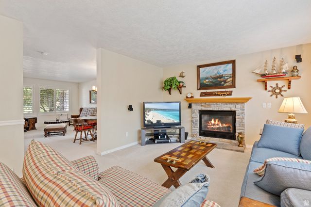 1121 OAKRIDGE PARK DR, Farmington, UT 84025