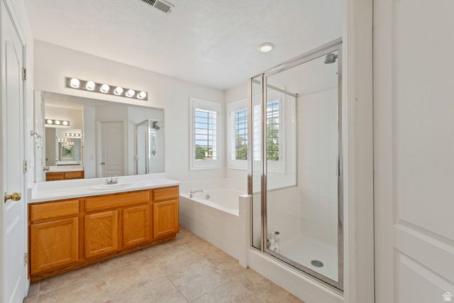 1121 OAKRIDGE PARK DR, Farmington, UT 84025