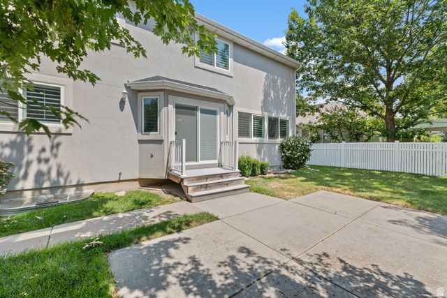 1121 OAKRIDGE PARK DR, Farmington, UT 84025