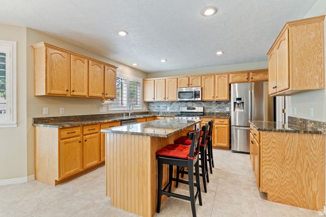 1121 OAKRIDGE PARK DR, Farmington, UT 84025