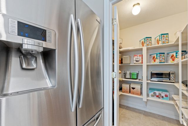 1121 OAKRIDGE PARK DR, Farmington, UT 84025