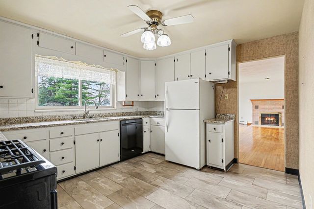 2000 Greenleaf Boulevard, Elkhart, IN 46514