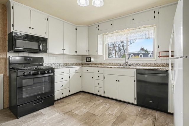 2000 Greenleaf Boulevard, Elkhart, IN 46514