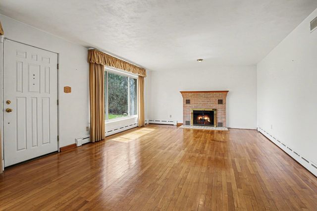 2000 Greenleaf Boulevard, Elkhart, IN 46514