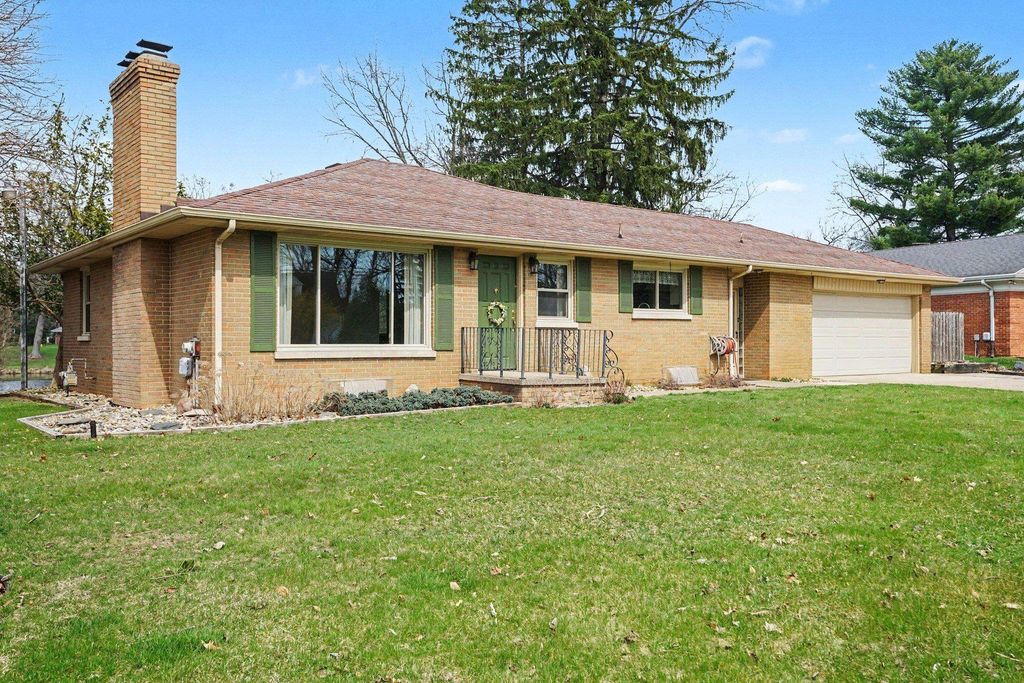 2000 Greenleaf Boulevard, Elkhart, IN 46514