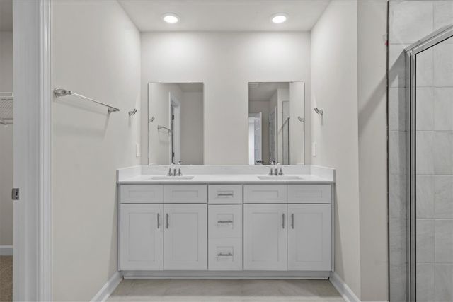 698 Cozy Bluff Road, Spartanburg, SC 29301