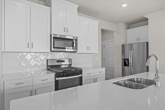 698 Cozy Bluff Road, Spartanburg, SC 29301