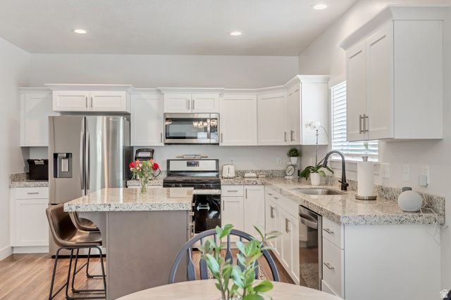 7194 N SILVER CREEK WAY, Eagle Mountain, UT 84005