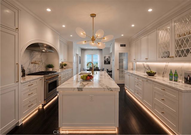 2282 Canyonback, Los Angeles, CA 90049