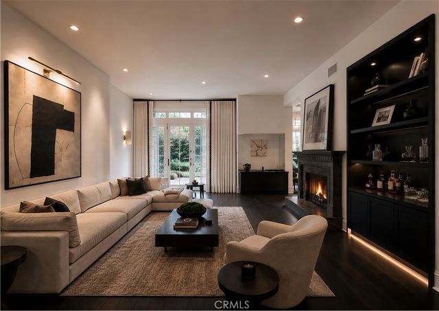 2282 Canyonback, Los Angeles, CA 90049