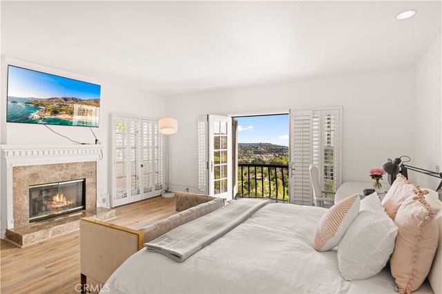 2282 Canyonback, Los Angeles, CA 90049
