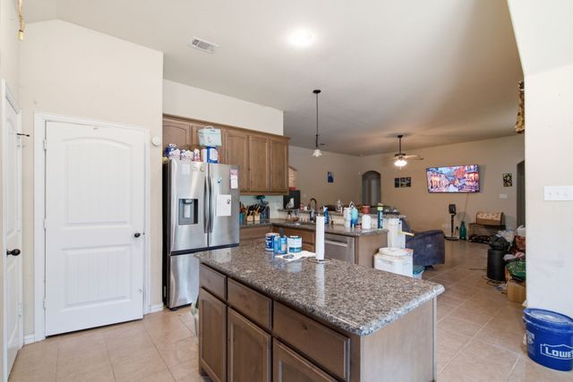 101 Hampton Lane, Springtown, TX 76082