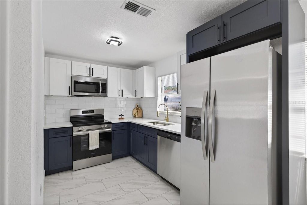 Image 12 of property listing at 8309 TUPELO DRIVE, Tampa, FL 33637