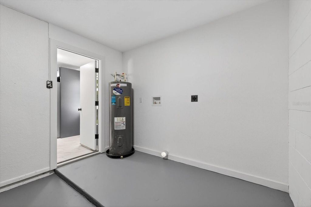 Image 27 of property listing at 8309 TUPELO DRIVE, Tampa, FL 33637