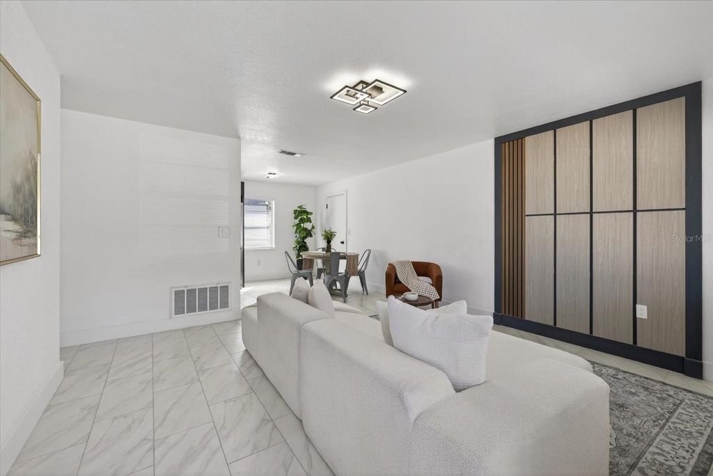 Image 8 of property listing at 8309 TUPELO DRIVE, Tampa, FL 33637