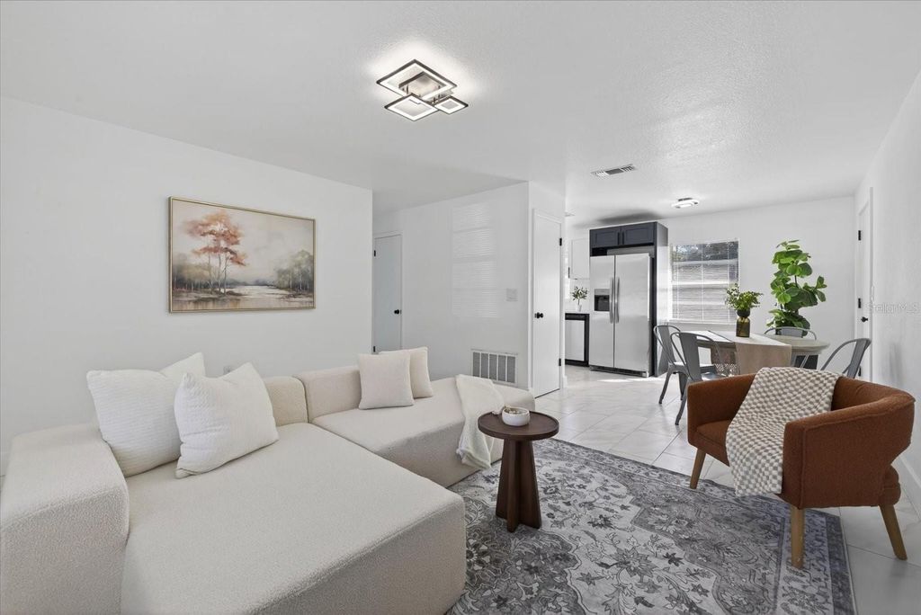 Image 9 of property listing at 8309 TUPELO DRIVE, Tampa, FL 33637