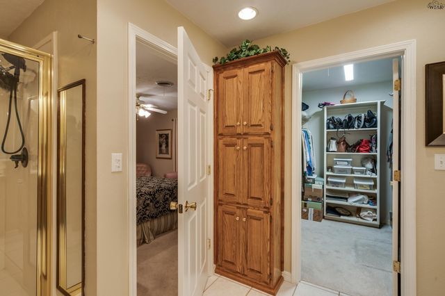 413 VAUGHN STREET, Burkburnett, TX 76354