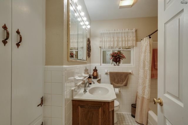 413 VAUGHN STREET, Burkburnett, TX 76354