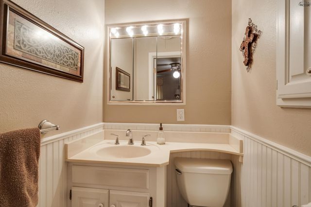 413 VAUGHN STREET, Burkburnett, TX 76354