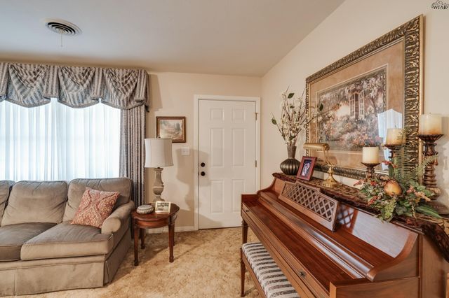 413 VAUGHN STREET, Burkburnett, TX 76354