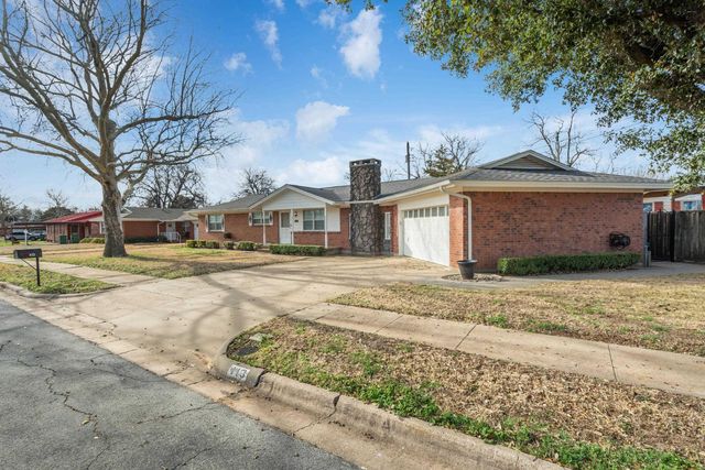 413 VAUGHN STREET, Burkburnett, TX 76354