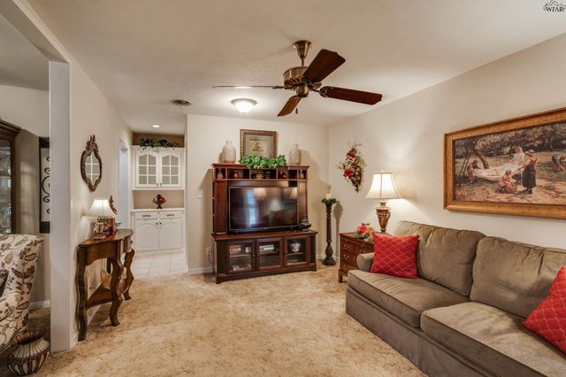 413 VAUGHN STREET, Burkburnett, TX 76354