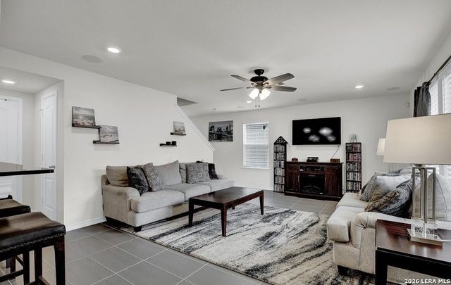 667 Anthem Ln, New Braunfels, TX 78132