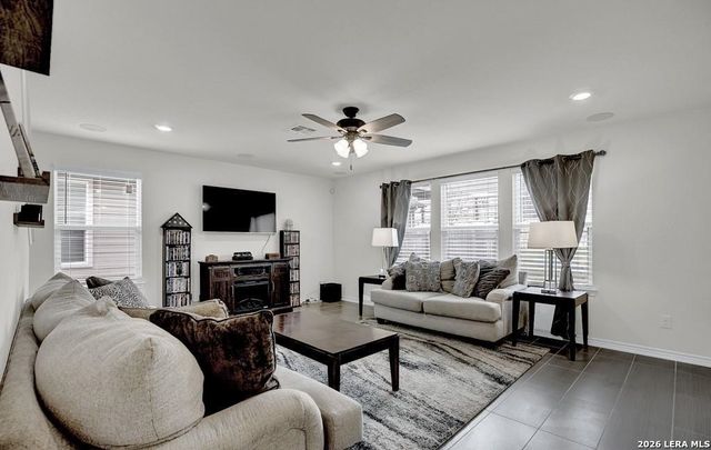 667 Anthem Ln, New Braunfels, TX 78132