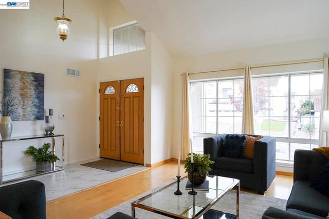 2235 Skyline Dr, Milpitas, CA 95035