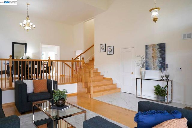 2235 Skyline Dr, Milpitas, CA 95035