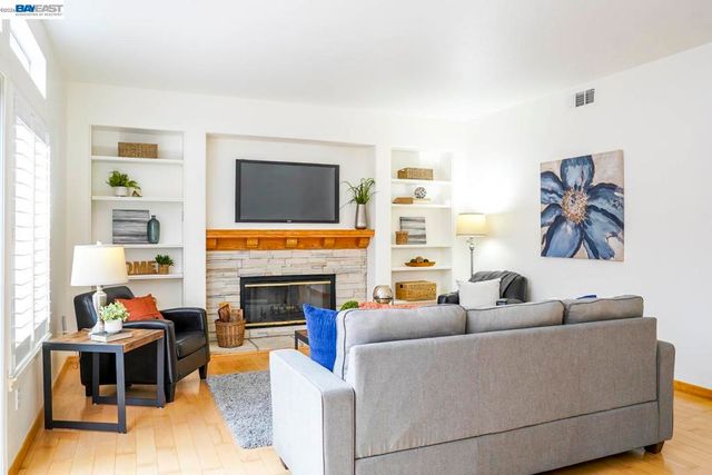 2235 Skyline Dr, Milpitas, CA 95035