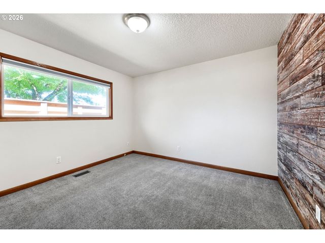 11874 Se LINWOOD Ave, Milwaukie, OR 97222