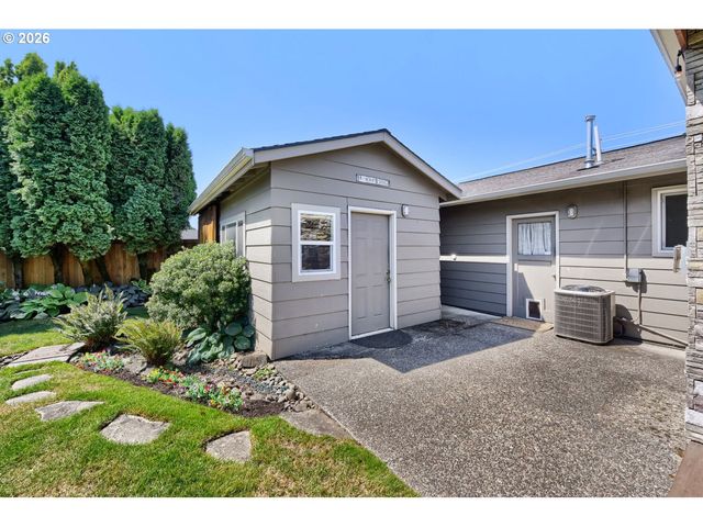 11874 Se LINWOOD Ave, Milwaukie, OR 97222
