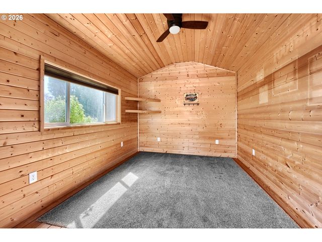 11874 Se LINWOOD Ave, Milwaukie, OR 97222