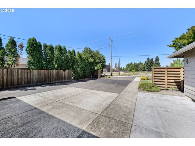 11874 Se LINWOOD Ave, Milwaukie, OR 97222